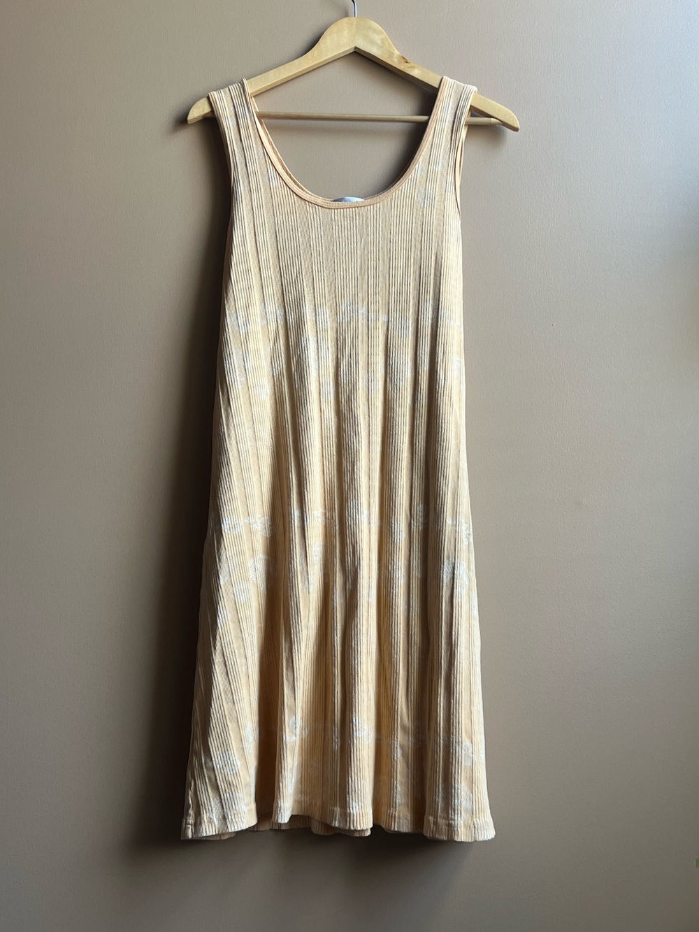 “Fresh Produce” yellow & white, lightweight ribbed cotton beach theme slip dress - Picture 4 of 13